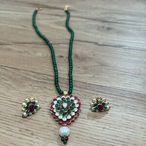 Beautiful ornate set.